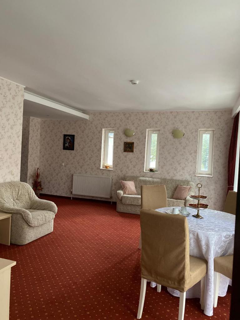 Hotel Miraj - Restaurant & Sauna & Biliard Poiana Brasov Rum bild